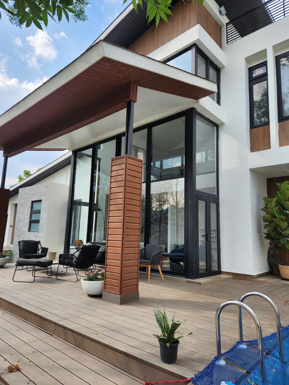 Arulagam Builders completed villa project with deck and pool in Karur